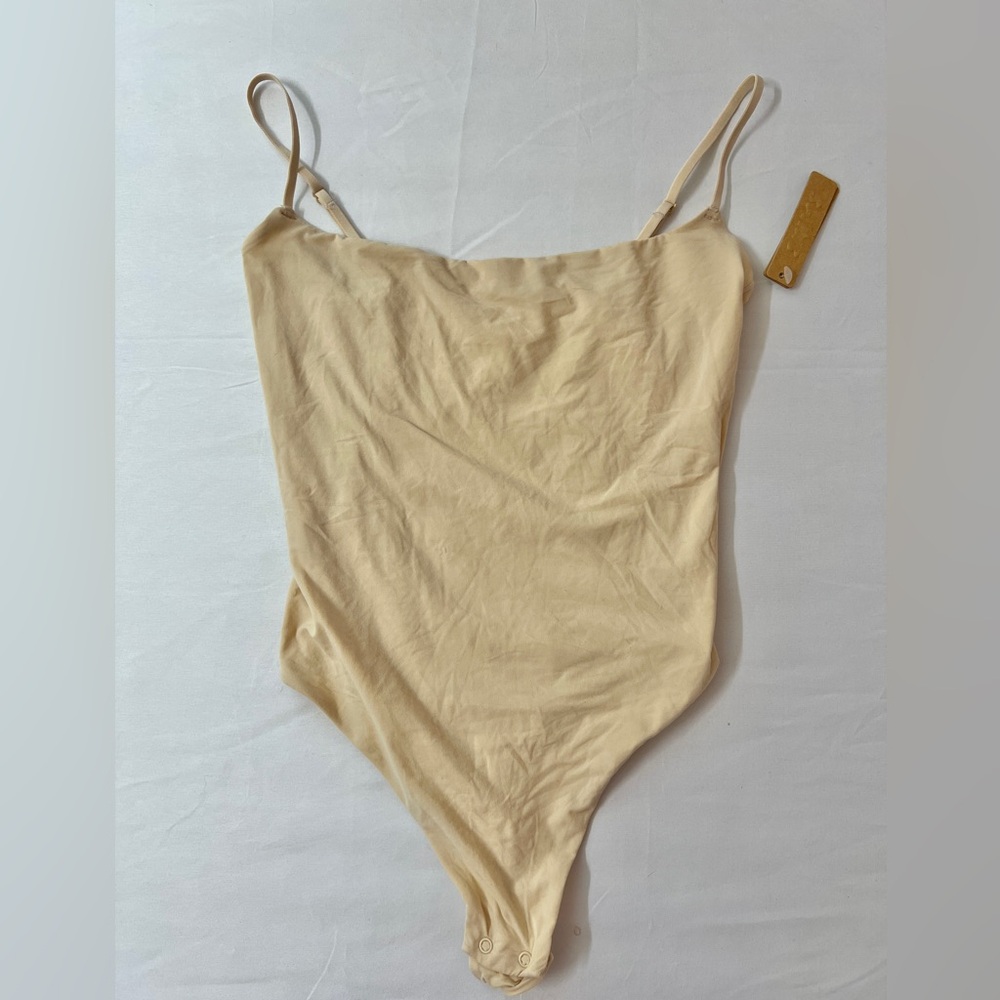 SKIMS Fits Everybody Cami Scoop Neck Bodysuit Bundle - Picture 2 of 5